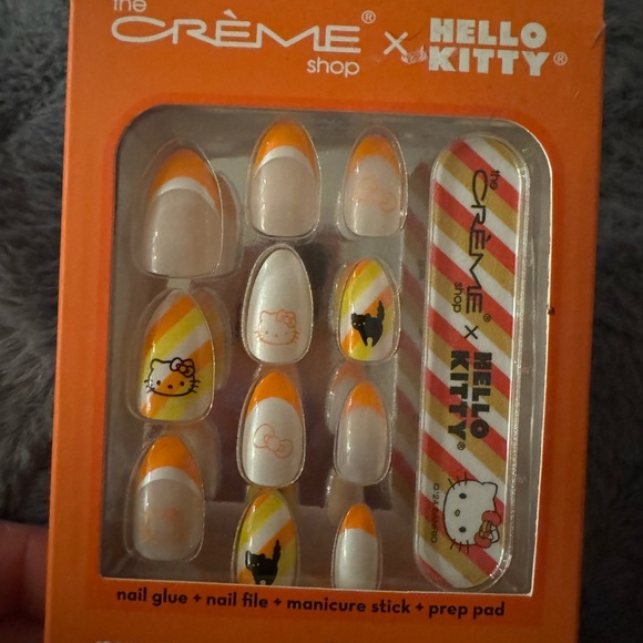 Crème X Hello Kitty Halloween Press-On Nails Set Of 28 - Picture 3 of 3